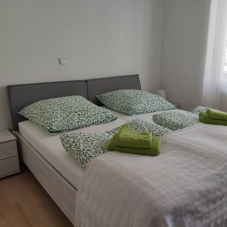 Stadtwohnung 2-Zimmer 3 Schlafplatze Манхайм Екстериор снимка